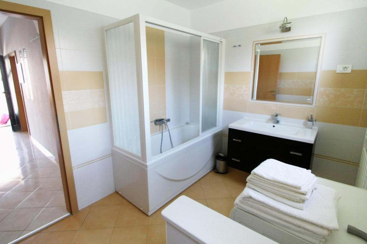 Apartments With A Parking Space Umag - 7666 Экстерьер фото