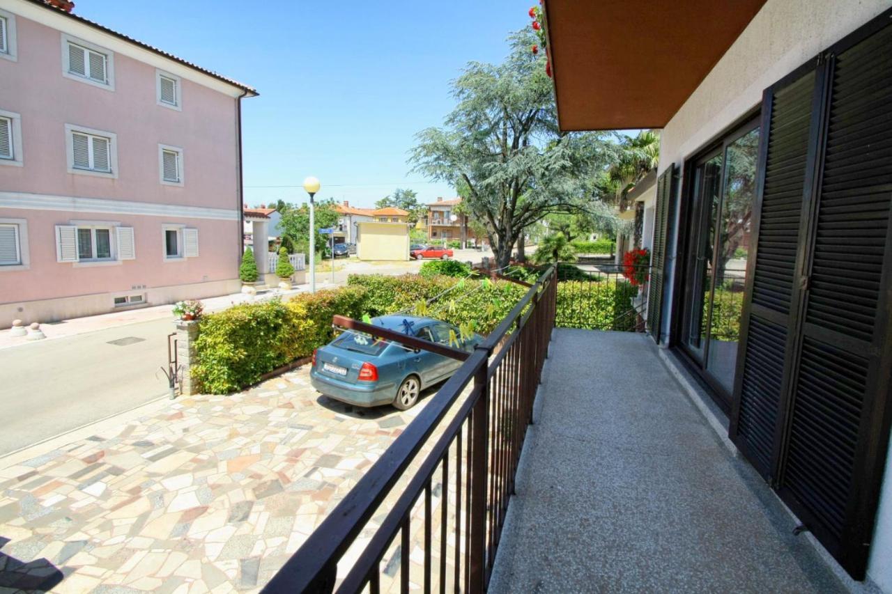 Apartments With A Parking Space Umag - 7666 Экстерьер фото