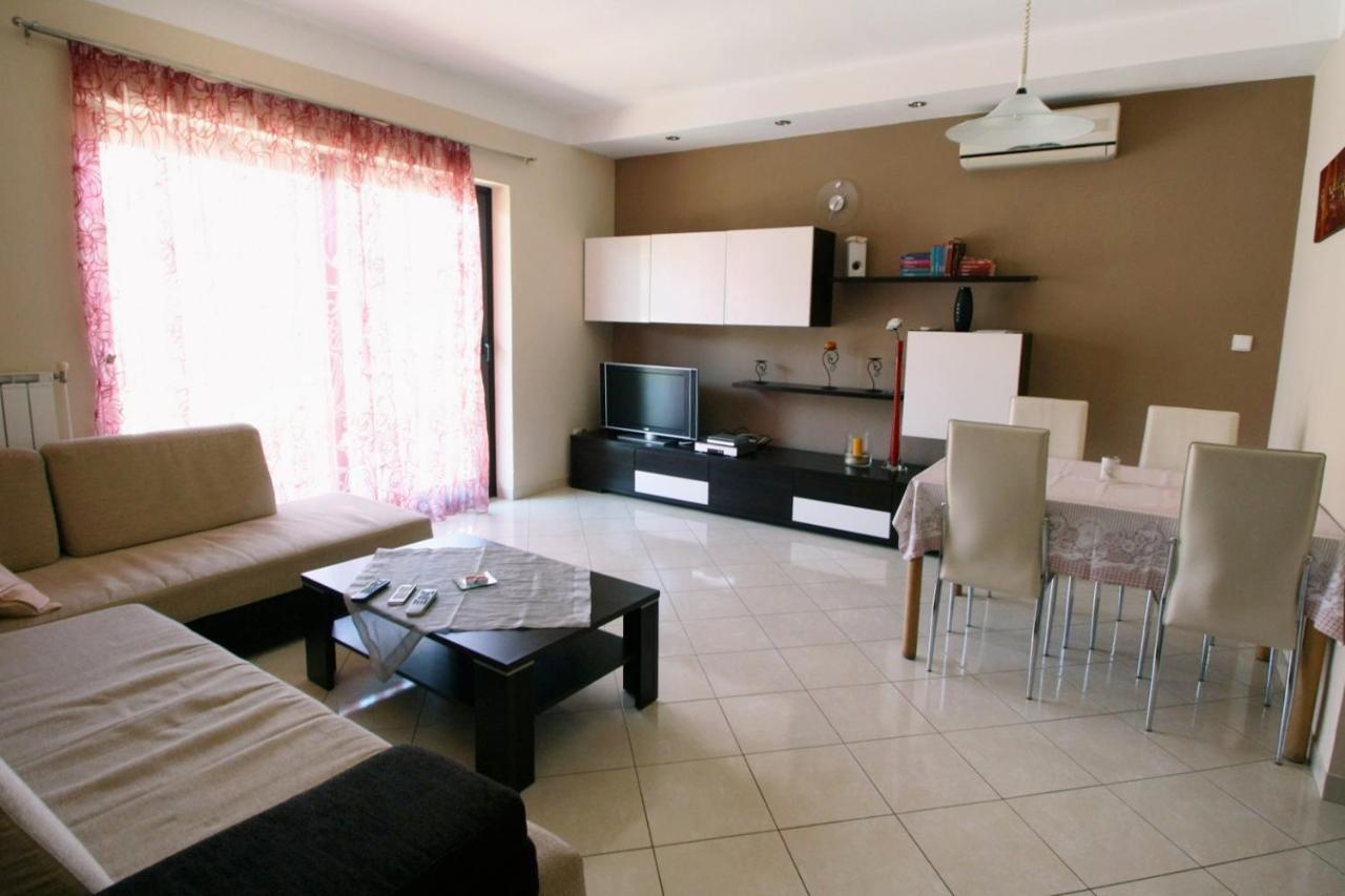 Apartments With A Parking Space Umag - 7666 Экстерьер фото