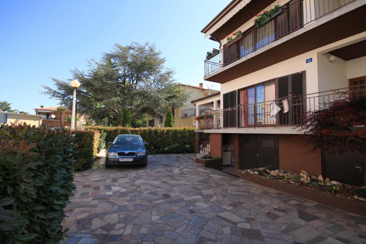 Apartments With A Parking Space Umag - 7666 Экстерьер фото