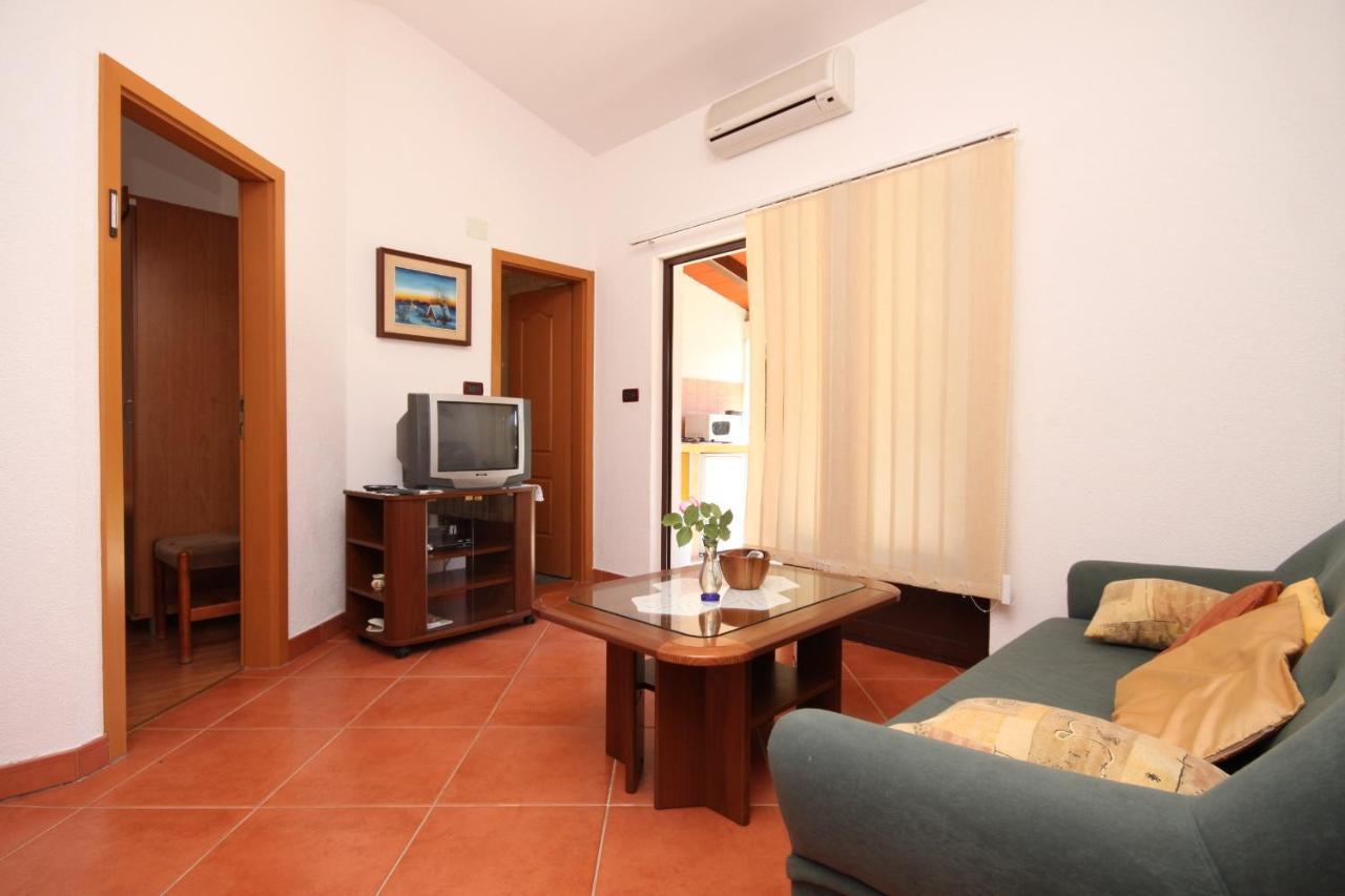 Apartments With A Parking Space Umag - 7666 Экстерьер фото
